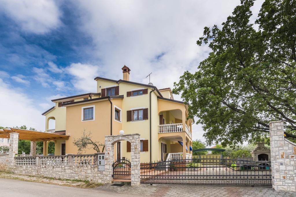 Apartments Catic Umag Exterior photo