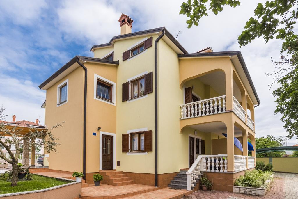 Apartments Catic Umag Exterior photo