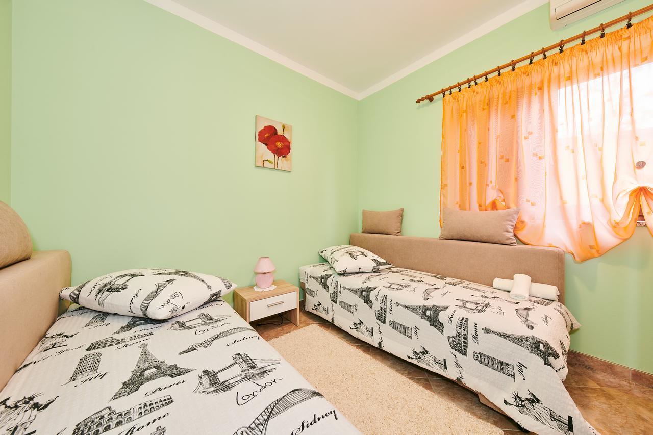 Apartments Catic Umag Exterior photo
